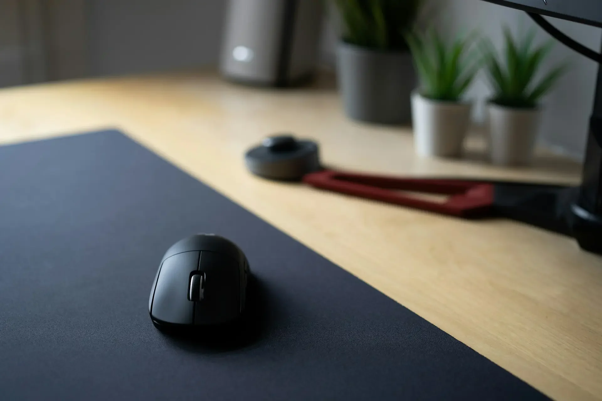 An image of gaming mouse